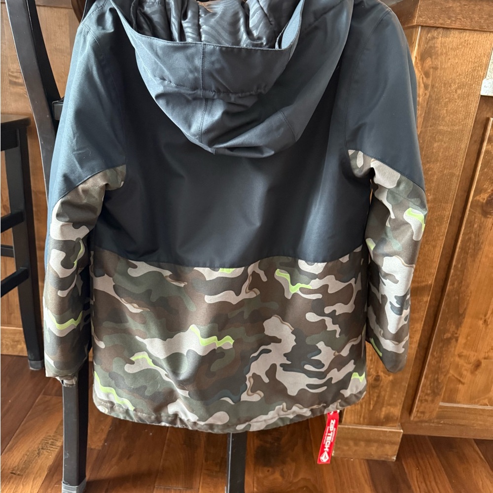 Volcom Multicolor Camo Jacket - Picture 3 of 3